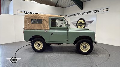 Lot 366 - 1970 LAND ROVER