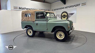 Lot 366 - 1970 LAND ROVER