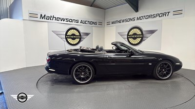 Lot 325 - 2001 JAGUAR XKR AUTO