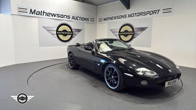 Lot 325 - 2001 JAGUAR XKR AUTO