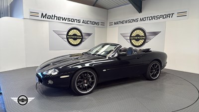 Lot 325 - 2001 JAGUAR XKR AUTO
