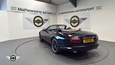 Lot 325 - 2001 JAGUAR XKR AUTO