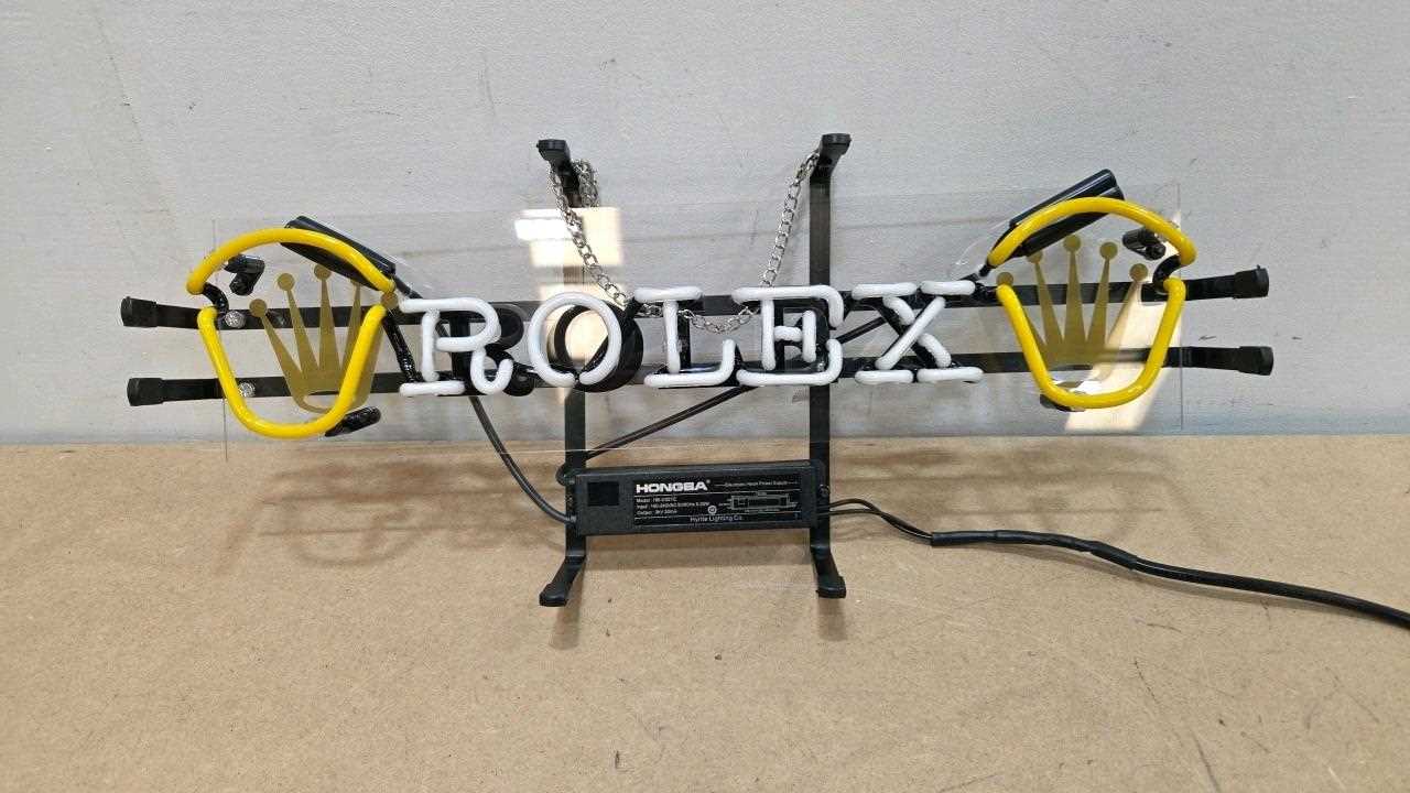 Lot 11 - ROLEX STYLE NEON LIGHT