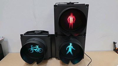 Lot 405 - PEDESTRIAN CROSSING & BICYCLE LIGHT SIGNALS