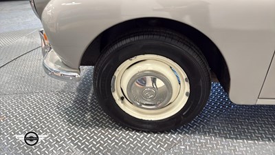 Lot 490 - 1966 MORRIS MINOR 1000