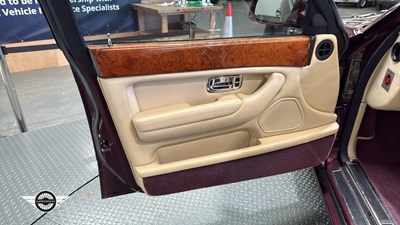 Lot 472 - 2000 BENTLEY ARNAGE RED LABEL AUTO
