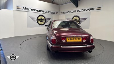 Lot 472 - 2000 BENTLEY ARNAGE RED LABEL AUTO