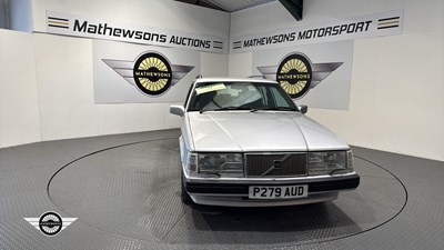 Lot 426 - 1996 VOLVO 940 CLASSIC TURBO AUTO