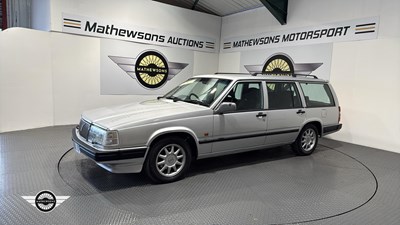 Lot 426 - 1996 VOLVO 940 CLASSIC TURBO AUTO