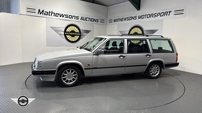 Lot 426 - 1996 VOLVO 940 CLASSIC TURBO AUTO