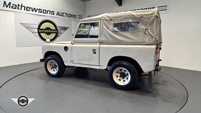Lot 542 - 1974 LAND ROVER 88" - 4 CYL