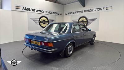 Lot 544 - 1982 MERCEDES 230 E