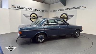 Lot 544 - 1982 MERCEDES 230 E