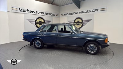 Lot 544 - 1982 MERCEDES 230 E