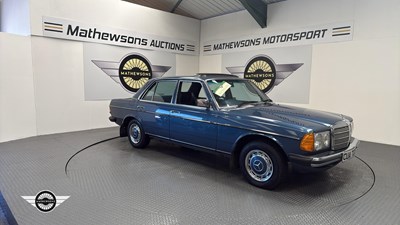 Lot 544 - 1982 MERCEDES 230 E