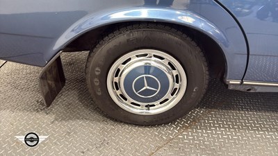 Lot 544 - 1982 MERCEDES 230 E