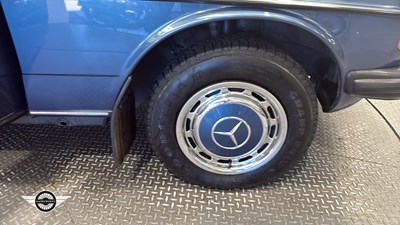 Lot 544 - 1982 MERCEDES 230 E