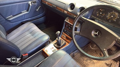 Lot 544 - 1982 MERCEDES 230 E