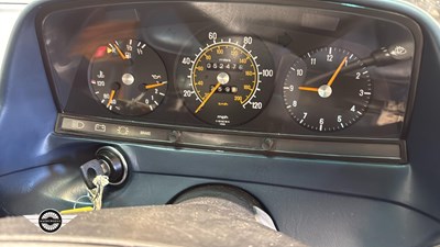 Lot 544 - 1982 MERCEDES 230 E
