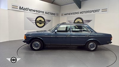 Lot 544 - 1982 MERCEDES 230 E