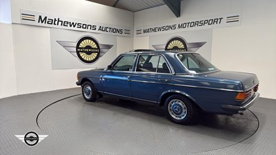 Lot 544 - 1982 MERCEDES 230 E
