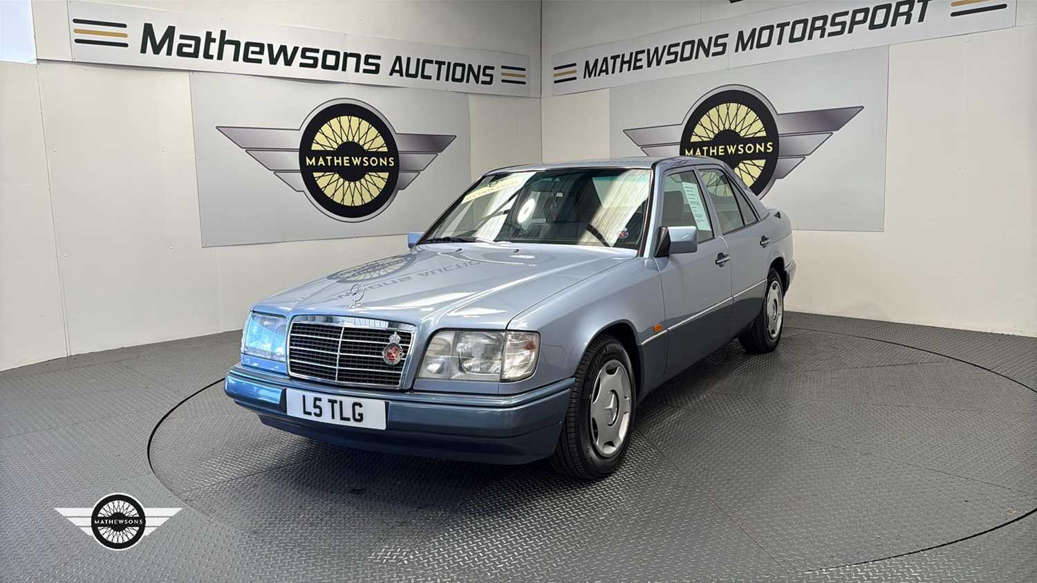 1994 MERCEDES E200