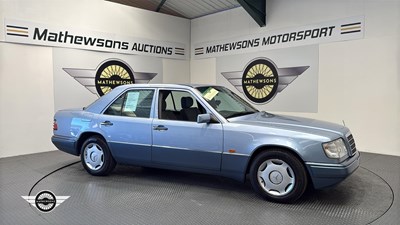 Lot 602 - 1994 MERCEDES E200