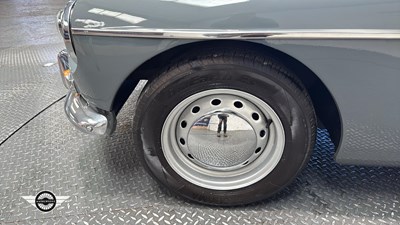 Lot 606 - 1967 MG B GT