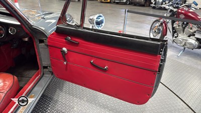 Lot 606 - 1967 MG B GT