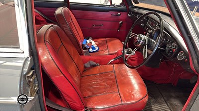 Lot 606 - 1967 MG B GT