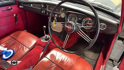 Lot 606 - 1967 MG B GT