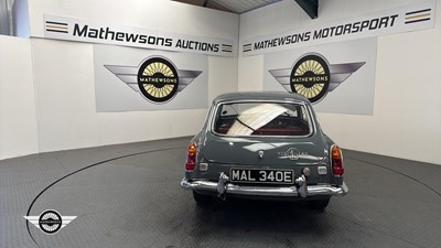 Lot 606 - 1967 MG B GT