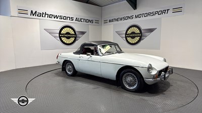 Lot 784 - 1972 MG B