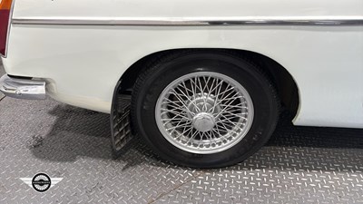 Lot 784 - 1972 MG B
