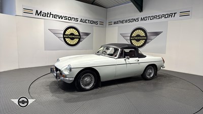 Lot 784 - 1972 MG B