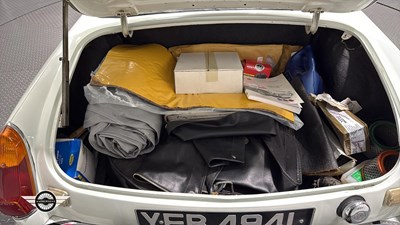 Lot 784 - 1972 MG B