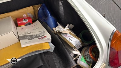 Lot 784 - 1972 MG B