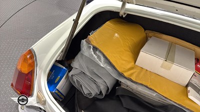 Lot 784 - 1972 MG B