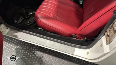 Lot 784 - 1972 MG B