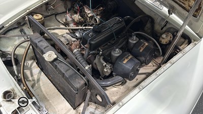 Lot 784 - 1972 MG B