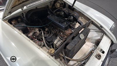Lot 784 - 1972 MG B