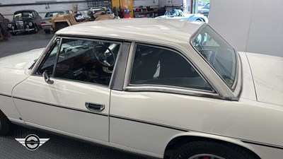 Lot 800 - 1976 TRIUMPH STAG