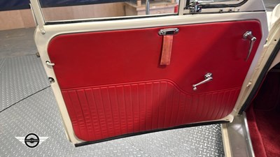 Lot 820 - 1966 MORRIS MINOR 1000