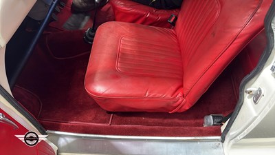 Lot 820 - 1966 MORRIS MINOR 1000