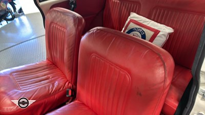 Lot 820 - 1966 MORRIS MINOR 1000
