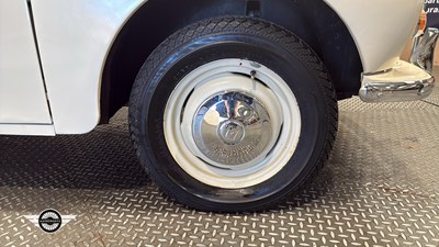 Lot 820 - 1966 MORRIS MINOR 1000