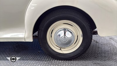 Lot 820 - 1966 MORRIS MINOR 1000