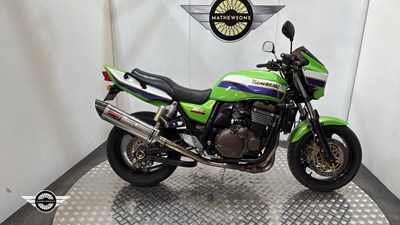 Lot 672 - 2003 KAWASAKI ZR 1200 B3P