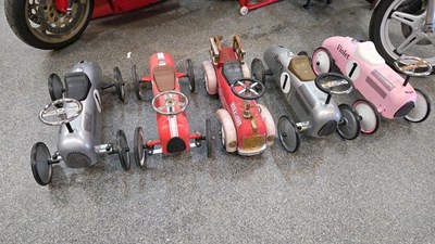 Lot 639 - 5 X PUSH ALONG CHILD'S CARS