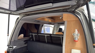 Lot 4 - 1995 TOYOTA GRANVIA